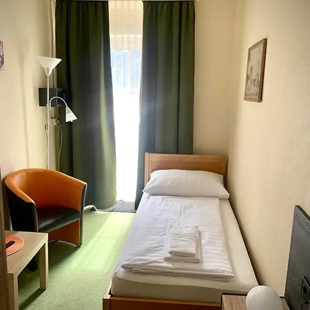 Magnus Klause 3*