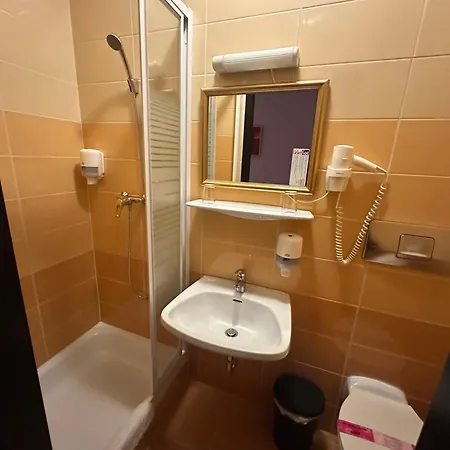 Magnus Klause 3*